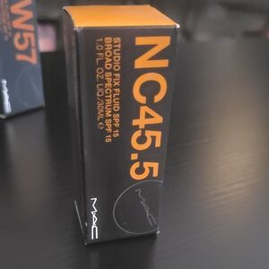 MAC Cosmetics Studio Fix Fluid Foundation - NC45.5